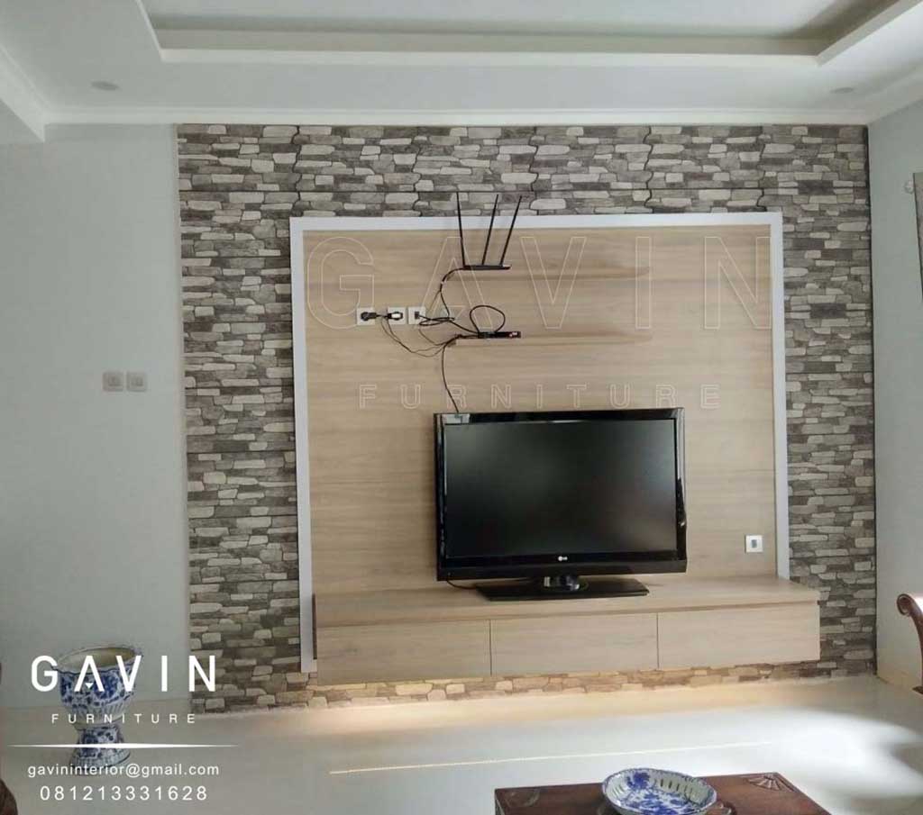 Model Backdrop TV Minimalis Finishing HPL Kombinasi Keramik Batu Q2878