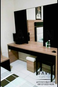 design meja rias minimalis finishing hpl taco Q2714