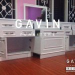 contoh meja rias semi klasik semi glossy putih