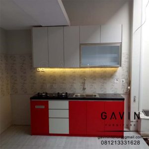 kitchen set custom kombinasi warna merah dan putih finishing hpl Q3157