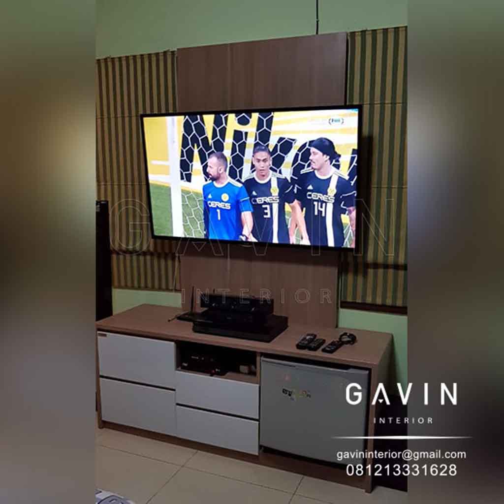  Backdrop  TV  Bekasi Dengan HPL Motif Kayu Gavin Interior 