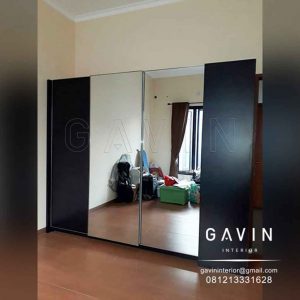 lemari baju minimalis finishing HPL kombinasi cermin di Cipondoh Q3222