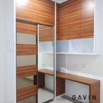 contoh lemari pakaian menyatu dengan meja belajar