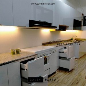 Design Kitchen Set Warna Putih klien Jasmine Residence Tanjung Barat Jagakarsa Jakarta id4659T
