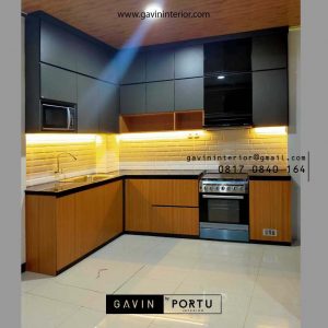 Bikin kitchen Set Warna Black Kombinasi Motif Kayu Perumahan Modernland Cikokol Tangerang id4773pt