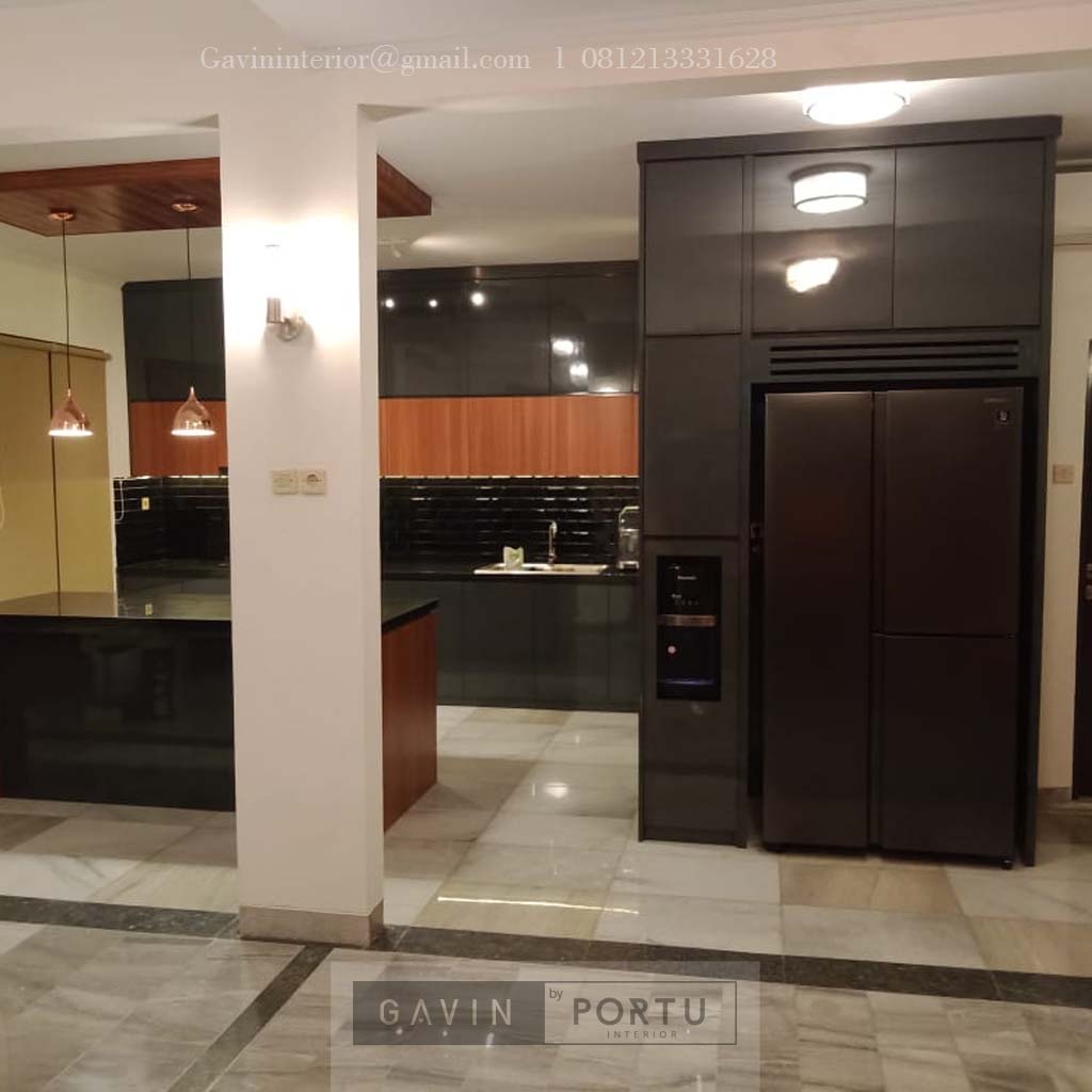 Desain Kitchen Set Minimalis Midnight Grey & Motif Kayu Perumahan Tamansari Persada Raya Pondok Gede Bekasi ID4529P